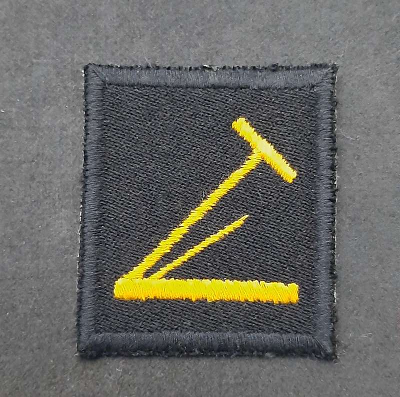 Border War: 1980s SA Navy Working Dress ' Driver ' Qualification Embroidered Badge .