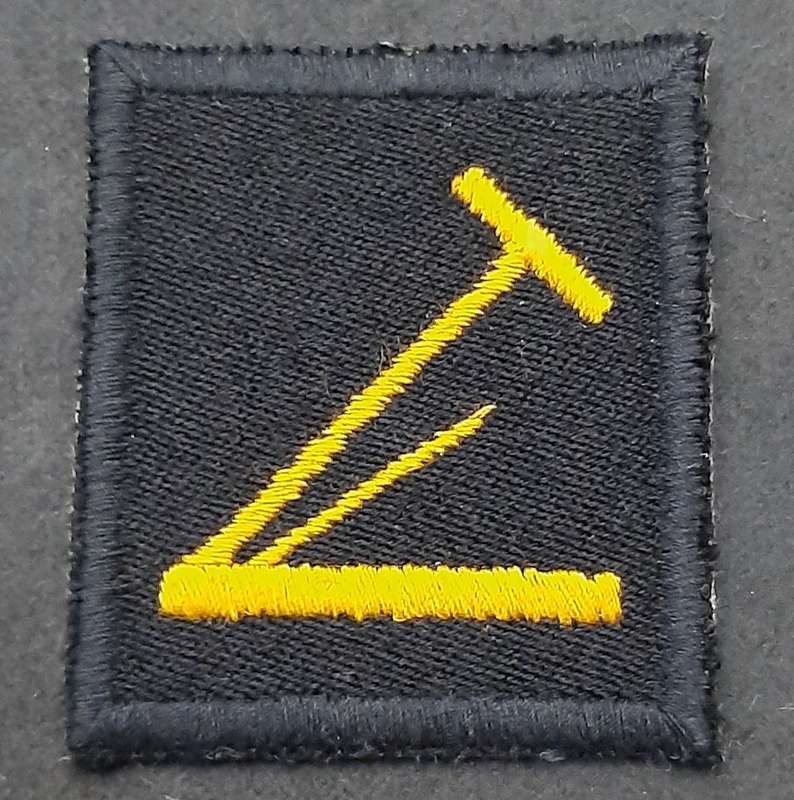 Border War: 1980s SA Navy Working Dress ' Driver ' Qualification Embroidered Badge .