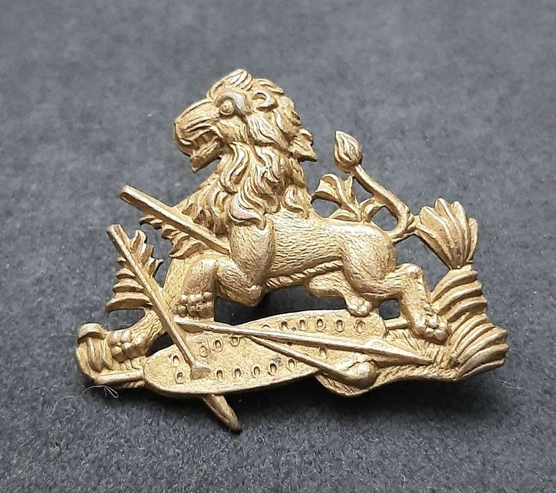 Rhodesia 1950s : British South Africa Police Brass Pith Helmet / Cap Badge w/ Lugs.