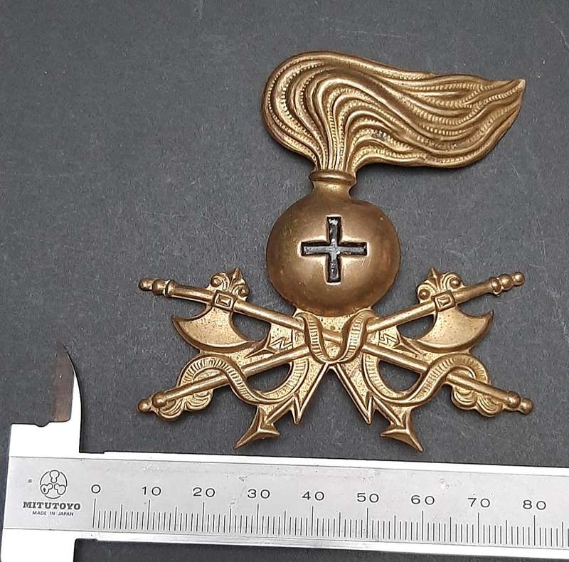 RARE: WW2 Italian Fascist Engineers Brass Pith-Helmet Badge (No Pins).