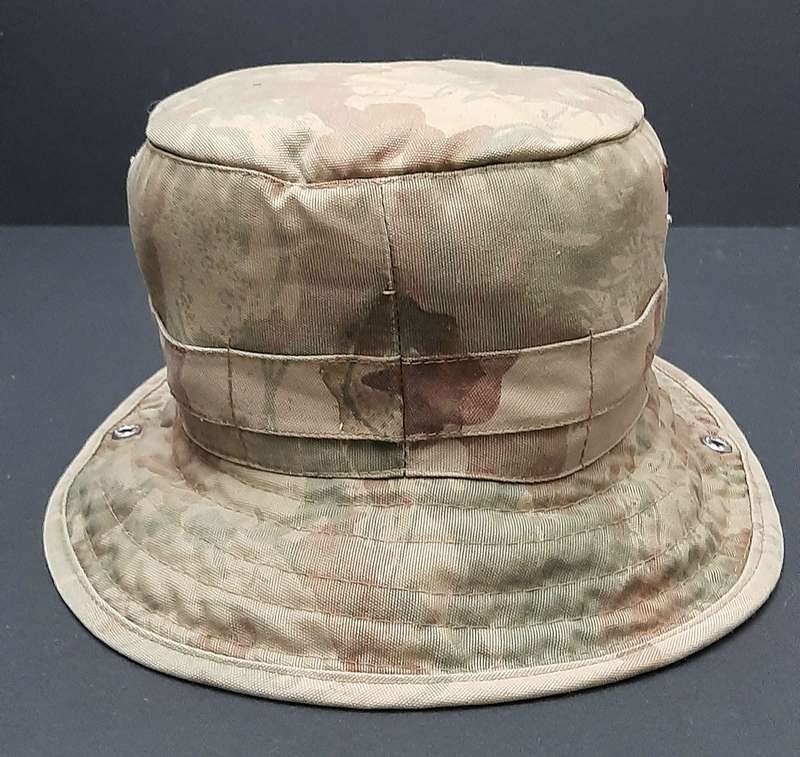 Border War 1980s : 2nd Pattern Camouflage Bush Hat w/ Foliage Band (Large / 59).