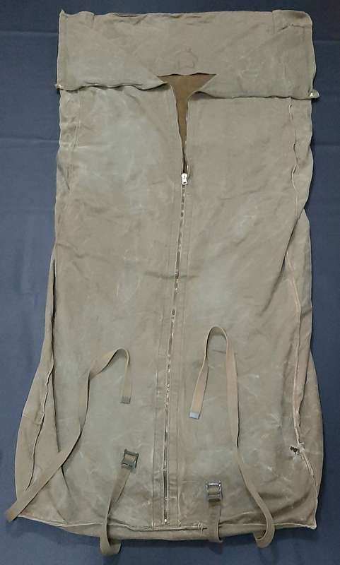 RARE: 1969 SADF Officer's Green Bedding Roll w/ Zipper & Wool Lining (SPJ & Union Marked)