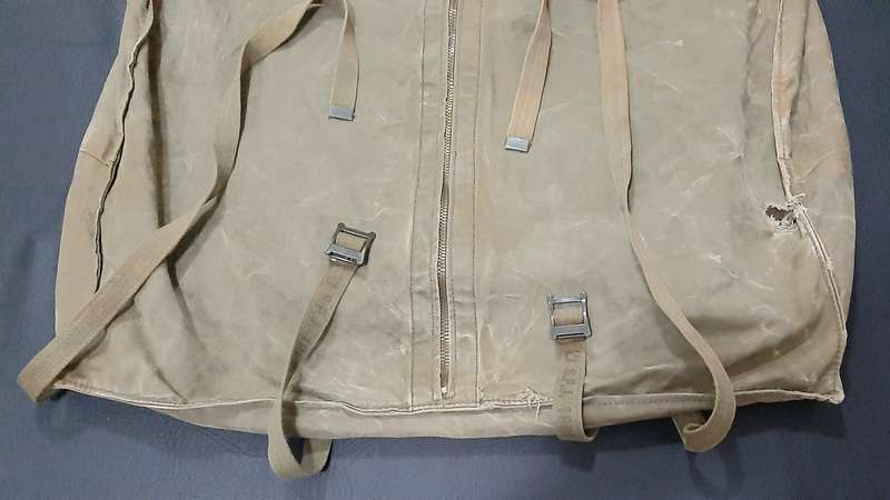 RARE: 1969 SADF Officer's Green Bedding Roll w/ Zipper & Wool Lining (SPJ & Union Marked)
