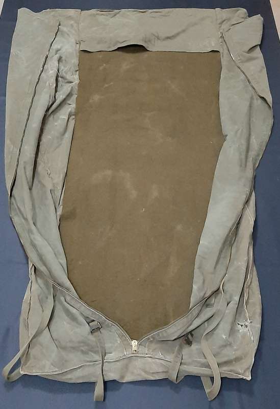 RARE: 1969 SADF Officer's Green Bedding Roll w/ Zipper & Wool Lining (SPJ & Union Marked)