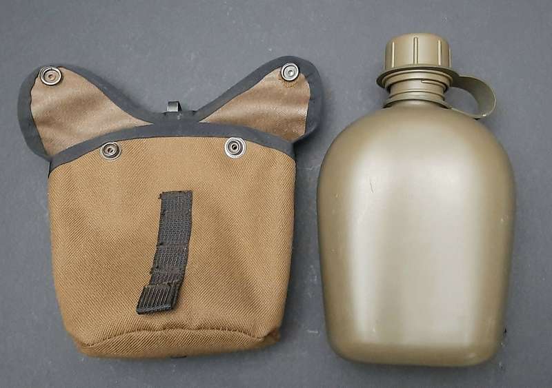 RARE: Mid-1990s SADF Nutria Cordura 1 Litre Canteen Cover w/ Waterbottle.