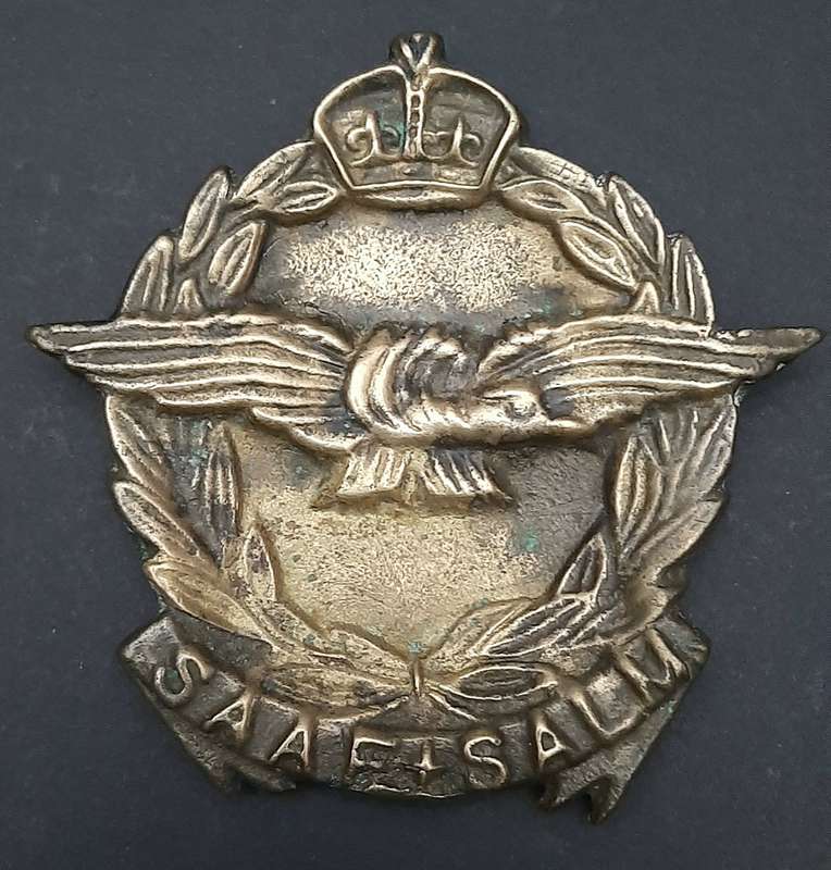 **WW2 : South African Air Force Sandcast Brass Ashtray w/ Insignia Relief (9cmx9cm).