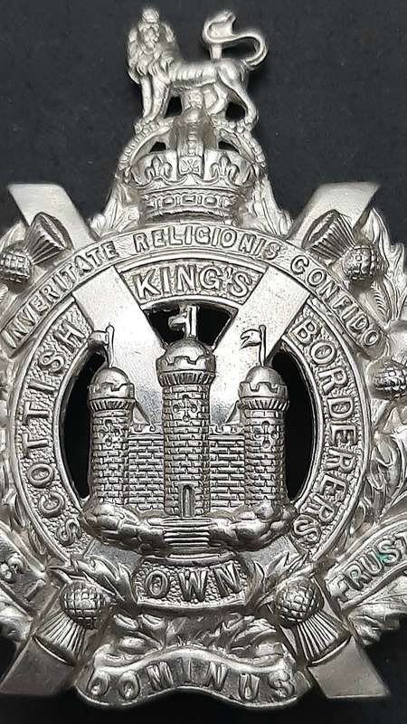 WW1/WW2 : King's Own Scottish Borderers Glengarry/ Tam O'Shanter White Metal Badge (Lugs Intact).