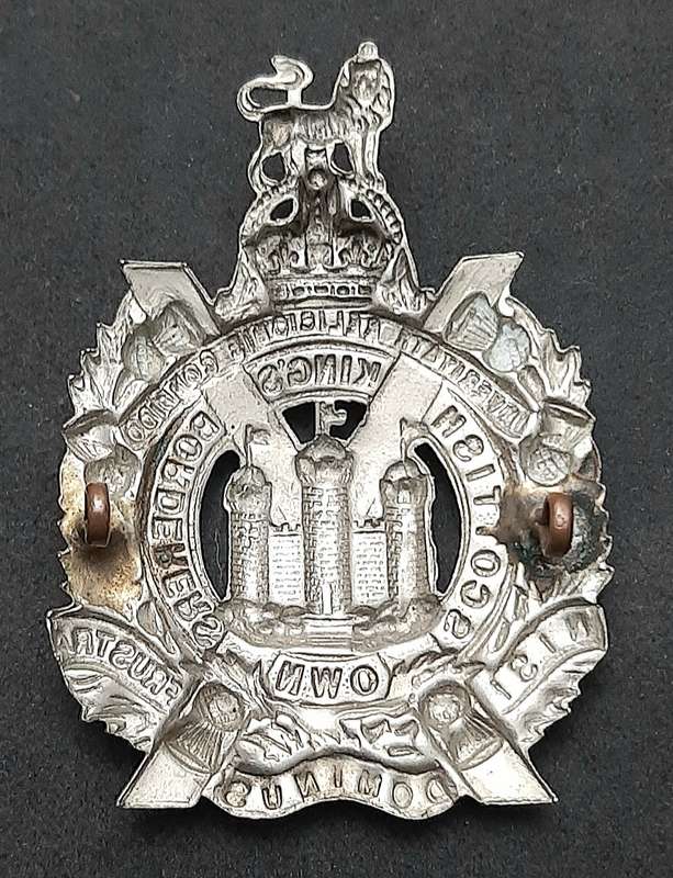 WW1/WW2 : King's Own Scottish Borderers Glengarry/ Tam O'Shanter White Metal Badge (Lugs Intact).