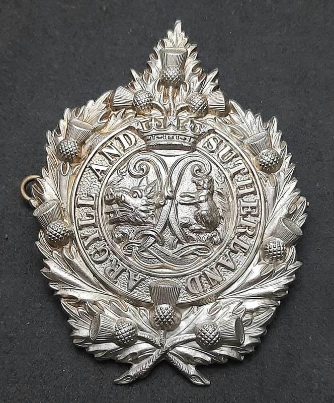WW1 / WW2 : Argyll & Sutherland Highlanders White Metal Glengarry/ Tam O'Shanter Badge (Lugs+Pin).