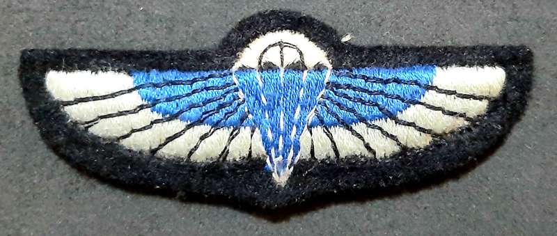 RARE: Early 1980s New Zealand S.A.S Patt.44 Maroon Title & Parachute Wing ( 2 Pcs).