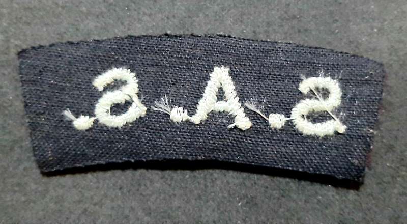 RARE: Early 1980s New Zealand S.A.S Patt.44 Maroon Title & Parachute Wing ( 2 Pcs).