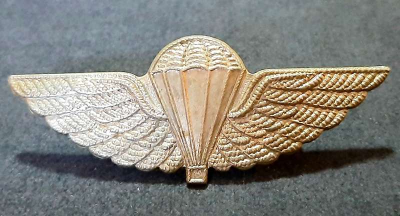RARE: 1980s British S.A.S Silver Metallic HALO Dress Parachute Wing (Lugs Intact).