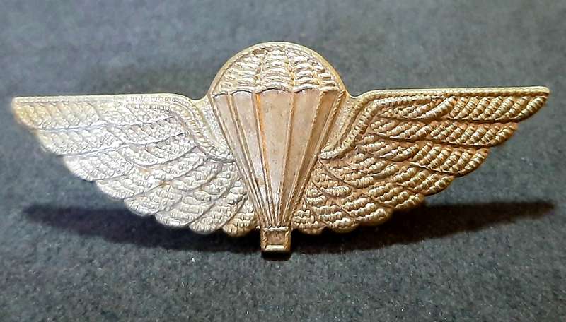 RARE: 1980s British S.A.S Silver Metallic HALO Dress Parachute Wing (Lugs Intact).