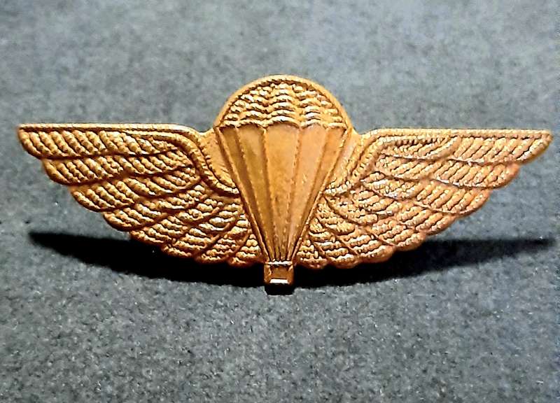 RARE: 1980s Australian S.A.S Bronze Metallic HALO Dress Parachute Wing (Lugs Intact).