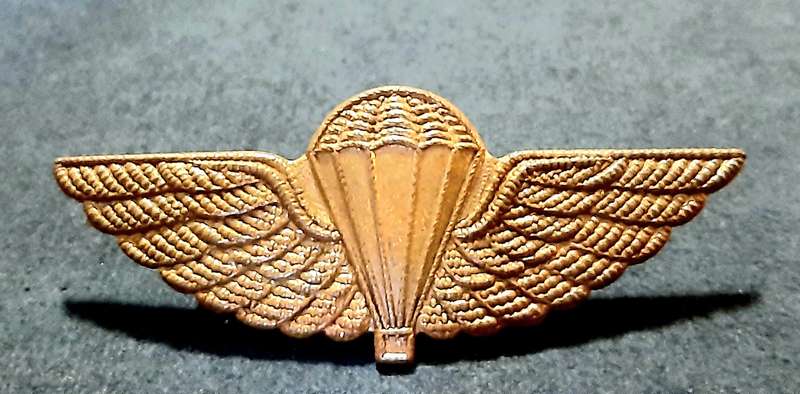 RARE: 1980s Australian S.A.S Bronze Metallic HALO Dress Parachute Wing (Lugs Intact).