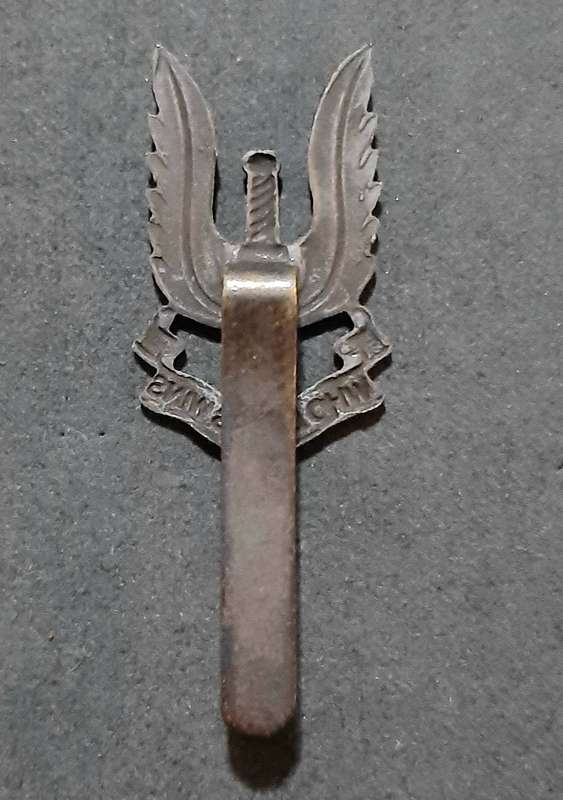 RARE: 1980s British S.A.S 'Subdued' Metallic Beret Badge w/ Slide .