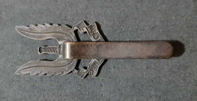 RARE: 1980s British S.A.S 'Subdued' Metallic Beret Badge w/ Slide .