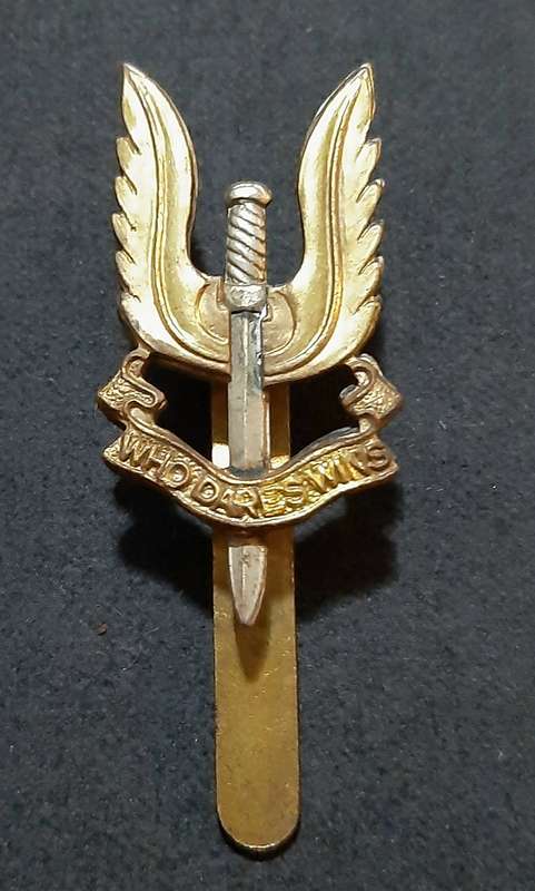 RARE: 1970s Australian S.A.S Bi-Metal Beret Badge w/ Slide.