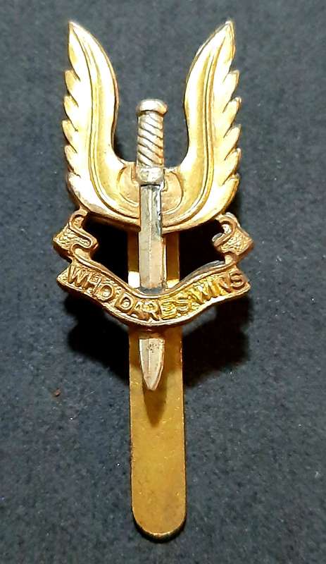 RARE: 1970s Australian S.A.S Bi-Metal Beret Badge w/ Slide.