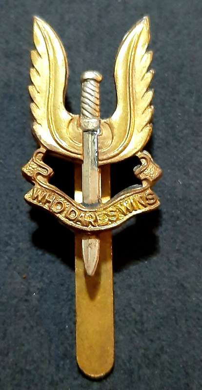 RARE: 1970s Australian S.A.S Bi-Metal Beret Badge w/ Slide.