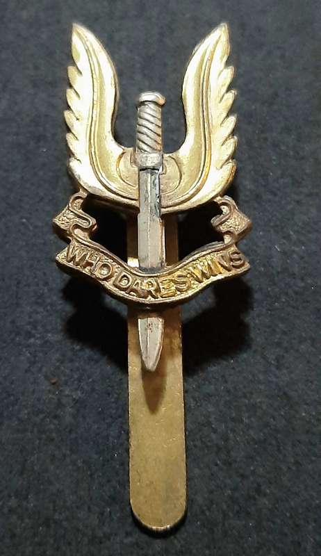 RARE: 1970s Australian S.A.S Bi-Metal Beret Badge w/ Slide.