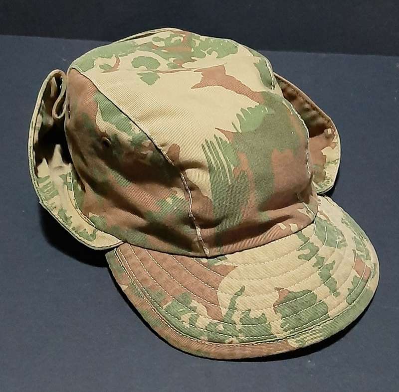 RARE: 1960s Rhodesian Bush War- SA 1st Patt. Camouflage Fielddress Cap w/ Neck-Flap (57/58).