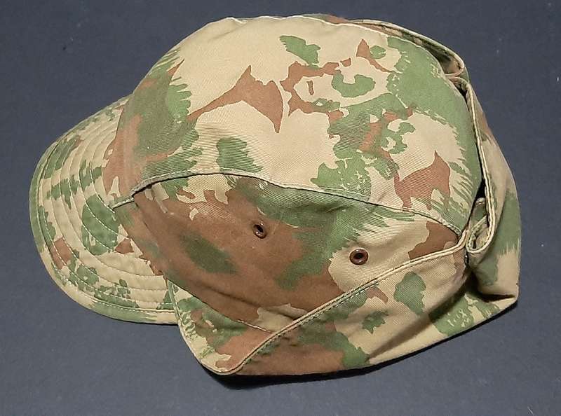 RARE: 1960s Rhodesian Bush War- SA 1st Patt. Camouflage Fielddress Cap w/ Neck-Flap (57/58).