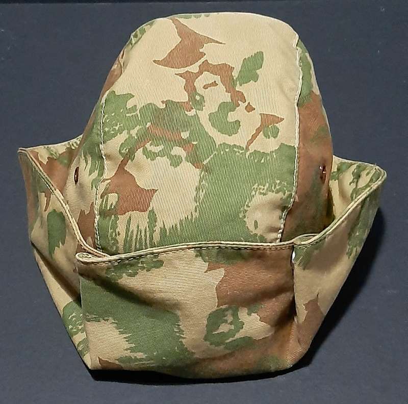 RARE: 1960s Rhodesian Bush War- SA 1st Patt. Camouflage Fielddress Cap w/ Neck-Flap (57/58).