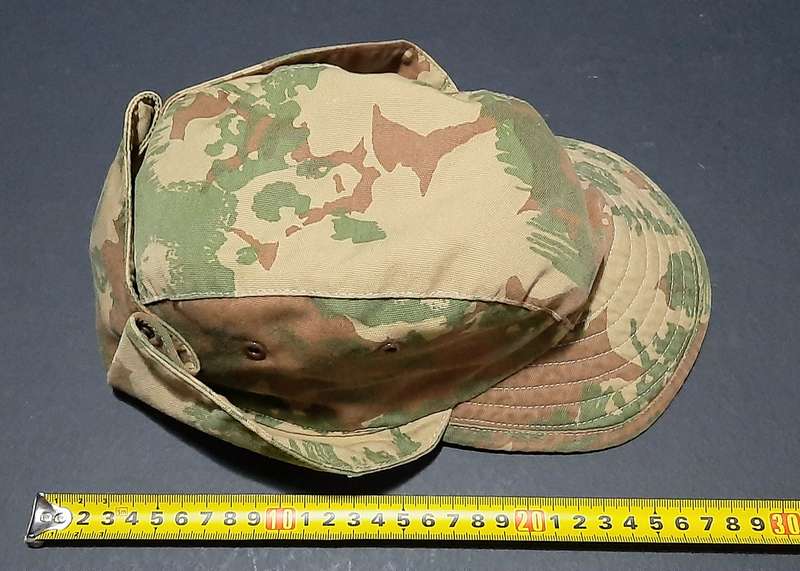RARE: 1960s Rhodesian Bush War- SA 1st Patt. Camouflage Fielddress Cap w/ Neck-Flap (57/58).