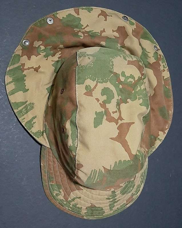 RARE: 1960s Rhodesian Bush War- SA 1st Patt. Camouflage Fielddress Cap w/ Neck-Flap (57/58).