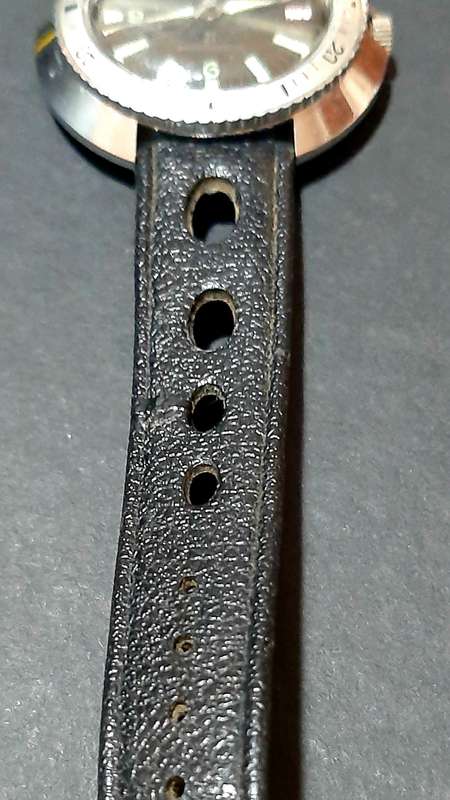 RARE: 1969 INTERPOL DELUXE 21-Jewel Anti-Magnetic Diver's Watch w/ Original Strap (UNTESTED).