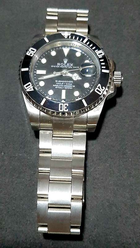 STUNNING: Gent's Replica Rolex ' Oyster Perpetual' Date-Submariner Diver's Watch (TESTED).