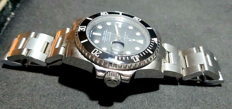 STUNNING: Gent's Replica Rolex ' Oyster Perpetual' Date-Submariner Diver's Watch (TESTED).