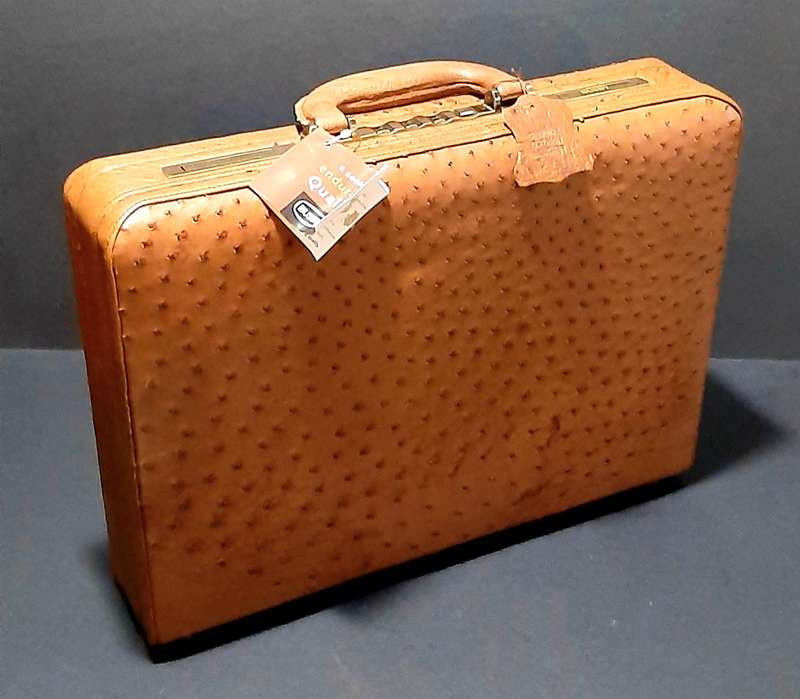 EXQUISITE: Late 20th Century Genuine 'Busby' Ostrich Skin Leather Gent's Executive Briefcase(UNUSED)