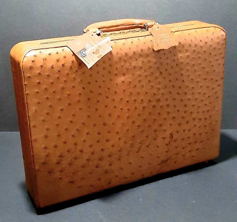 EXQUISITE: Late 20th Century Genuine 'Busby' Ostrich Skin Leather Gent's Executive Briefcase(UNUSED)