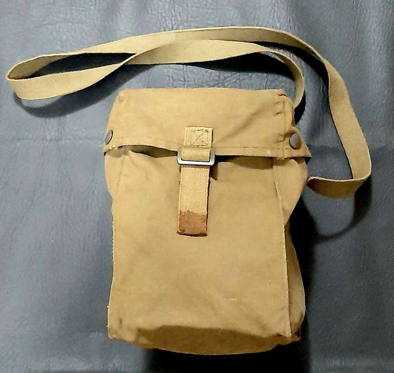 Border War: M76 / M15A1 Gas Mask w/ Unissued Filter & Patt.80 Nutria Satchel ( 3x Pcs).