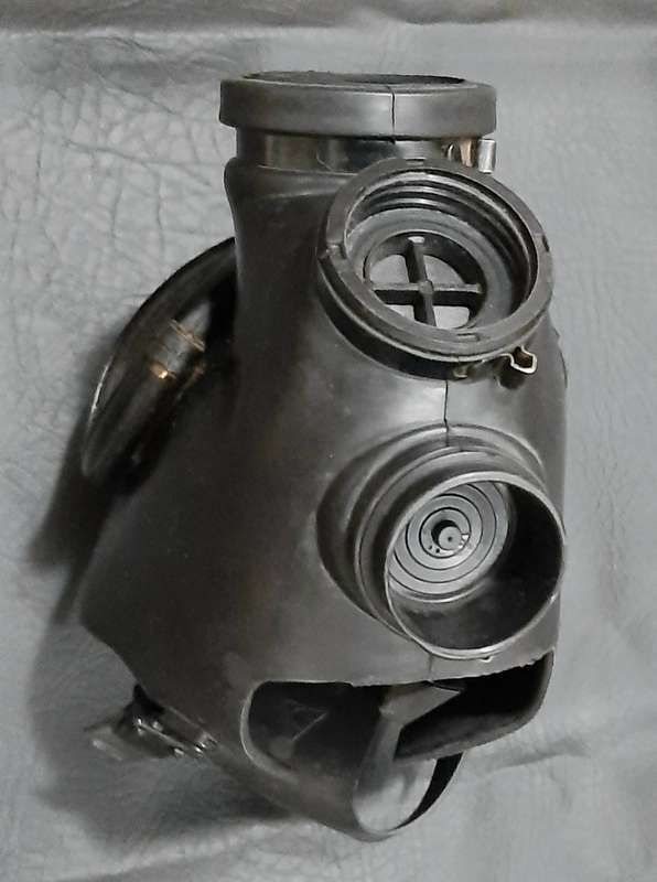 Border War: M76 / M15A1 Gas Mask w/ Unissued Filter & Patt.80 Nutria Satchel ( 3x Pcs).