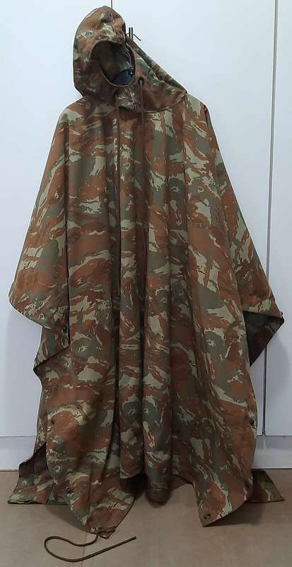 RARE: Border War 1980s - SADF 32 Battalion Camouflage Poncho/ Groundsheet w/ Hood (Specifico).