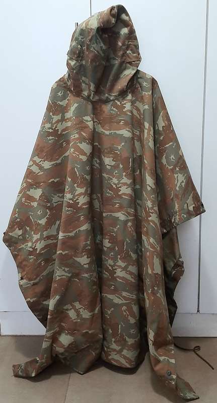 RARE: Border War 1980s - SADF 32 Battalion Camouflage Poncho/ Groundsheet w/ Hood (Specifico).