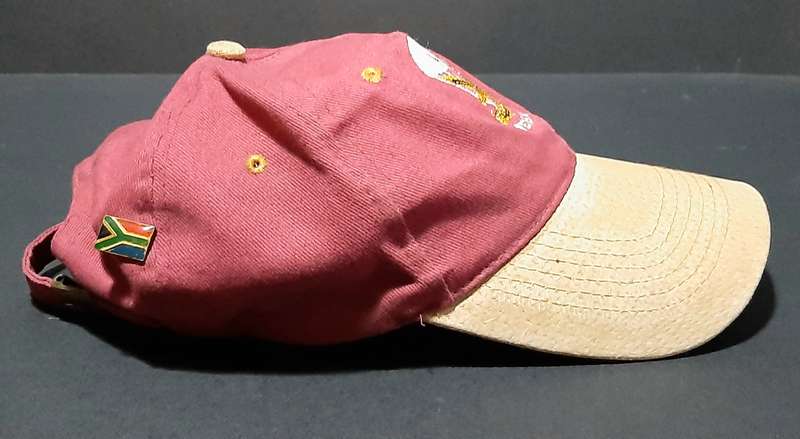 1990s SADF Commemorative: 1 Parachute Battalion Unit Baseball Cap w/ Nat. Flag Pin (Universal Size).