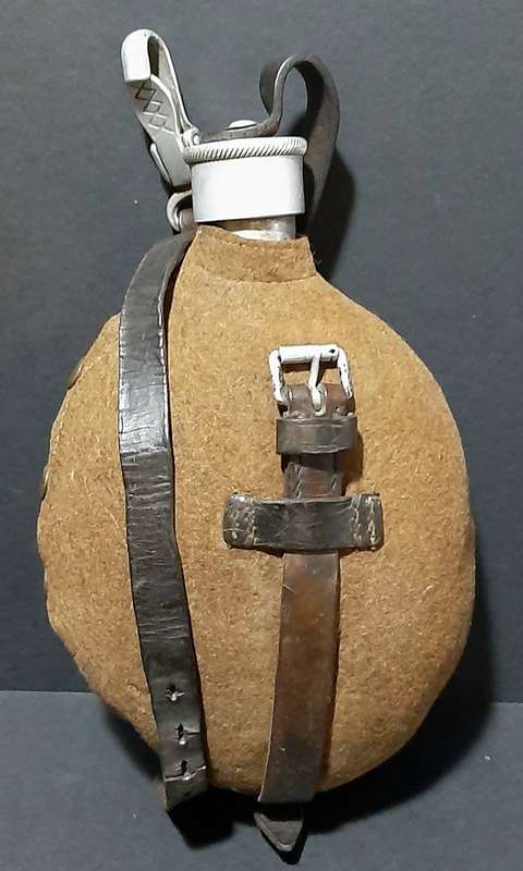 Rare WW2 German Matching M31 Aluminium Canteen with Felt Cover & Accessories (1938)