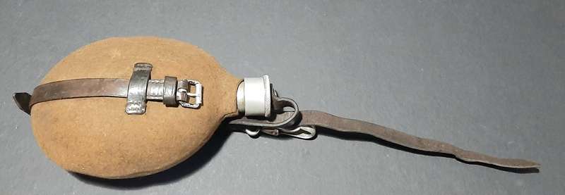 Rare WW2 German Matching M31 Aluminium Canteen with Felt Cover & Accessories (1938)