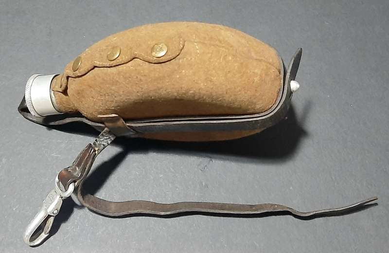 Rare WW2 German Matching M31 Aluminium Canteen with Felt Cover & Accessories (1938)