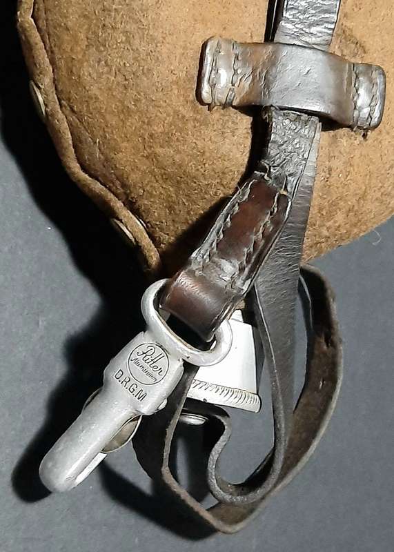 Rare WW2 German Matching M31 Aluminium Canteen with Felt Cover & Accessories (1938)