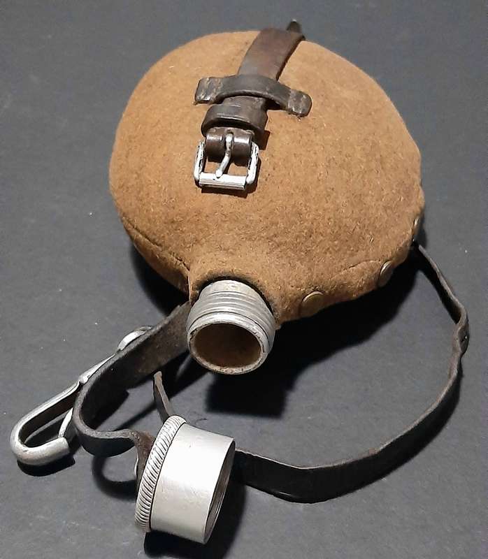 Rare WW2 German Matching M31 Aluminium Canteen with Felt Cover & Accessories (1938)