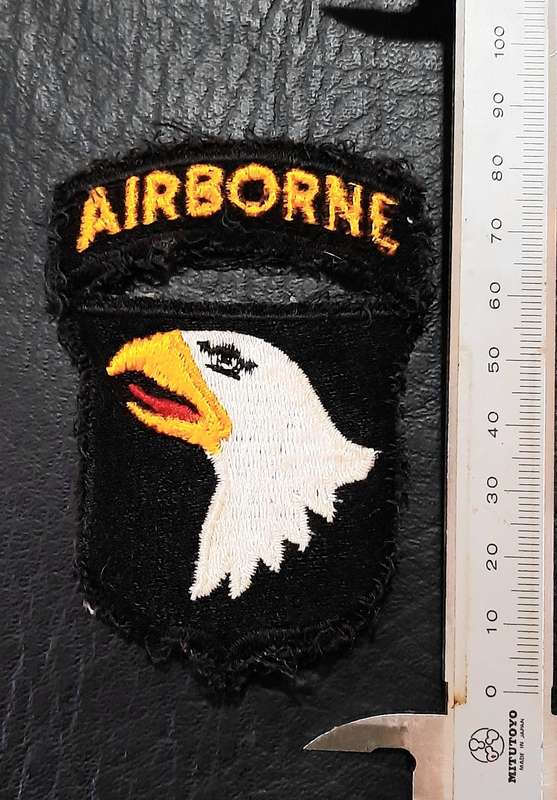 1980s/1990s U.S. Army : 101st Airborne Unit Embroidered Unit Flash w/ Title (USED).