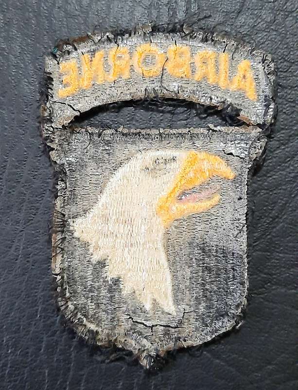 1980s/1990s U.S. Army : 101st Airborne Unit Embroidered Unit Flash w/ Title (USED).