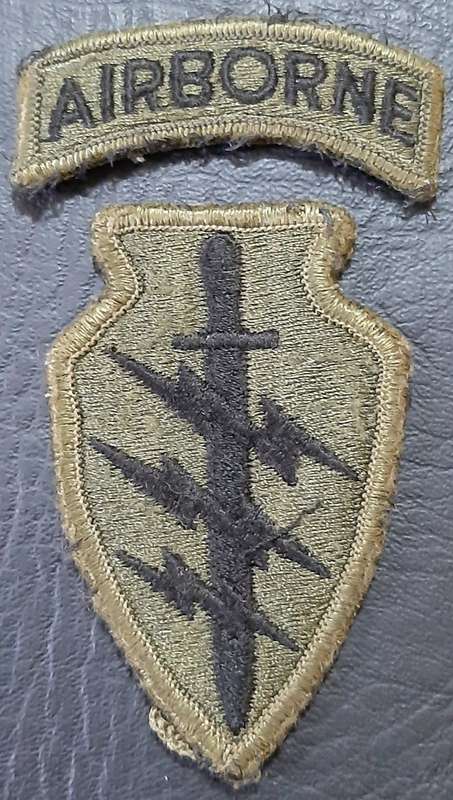 RARE: 1990s U.S. Army OD Green 'Special Forces' Embroidered Airborne Tab & Unit Flash (2 x Pcs).