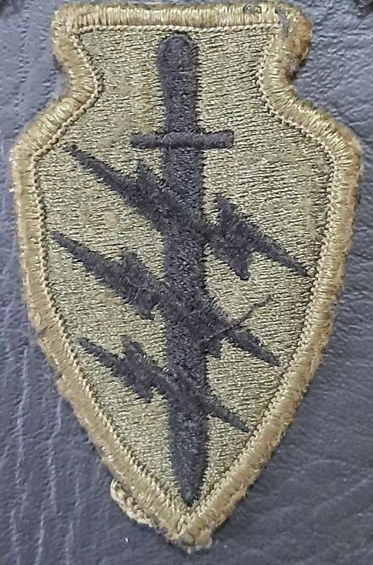 RARE: 1990s U.S. Army OD Green 'Special Forces' Embroidered Airborne Tab & Unit Flash (2 x Pcs).