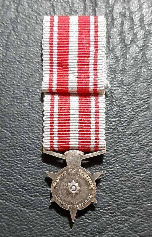 RARE: SA Security Forces  Silver Miniature ' Star for Combatting Terrorism ' Medal w/ Service Bars